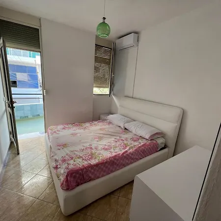 Apartamento Vivi La Tua Con L'appartamento 2 Di Ervin! Enjoy Your With Ervin's 2! *
